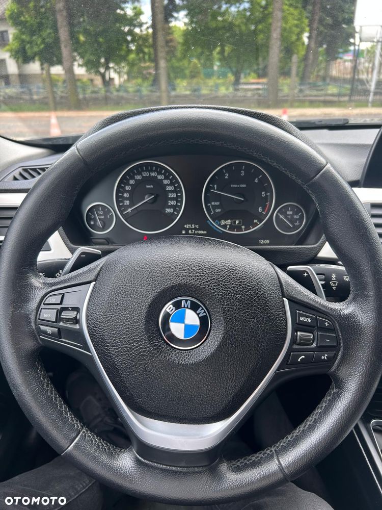 BMW Seria 3 320d - 10