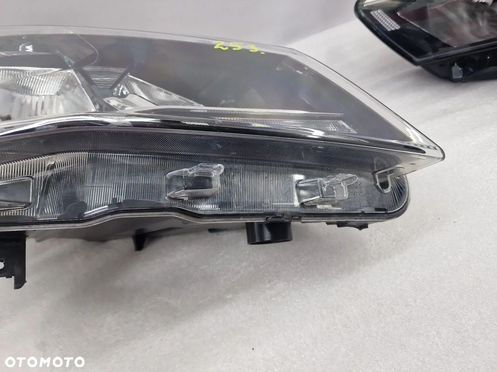 SEAT ATECA 576 16- PRAWA ZWYKŁA LAMPA PRZEDNIA PRZÓD + LED , NR 576941006A , NR AUKCJI LA253 - 7