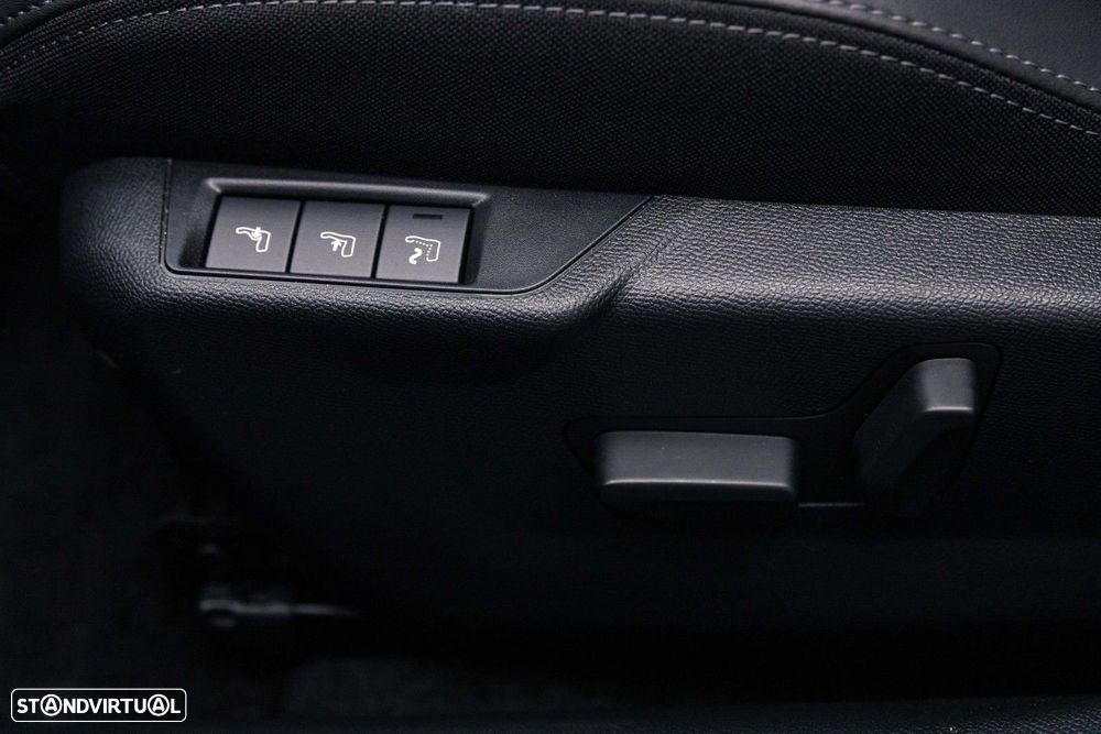 Peugeot e-2008 54 kWh GT - 33