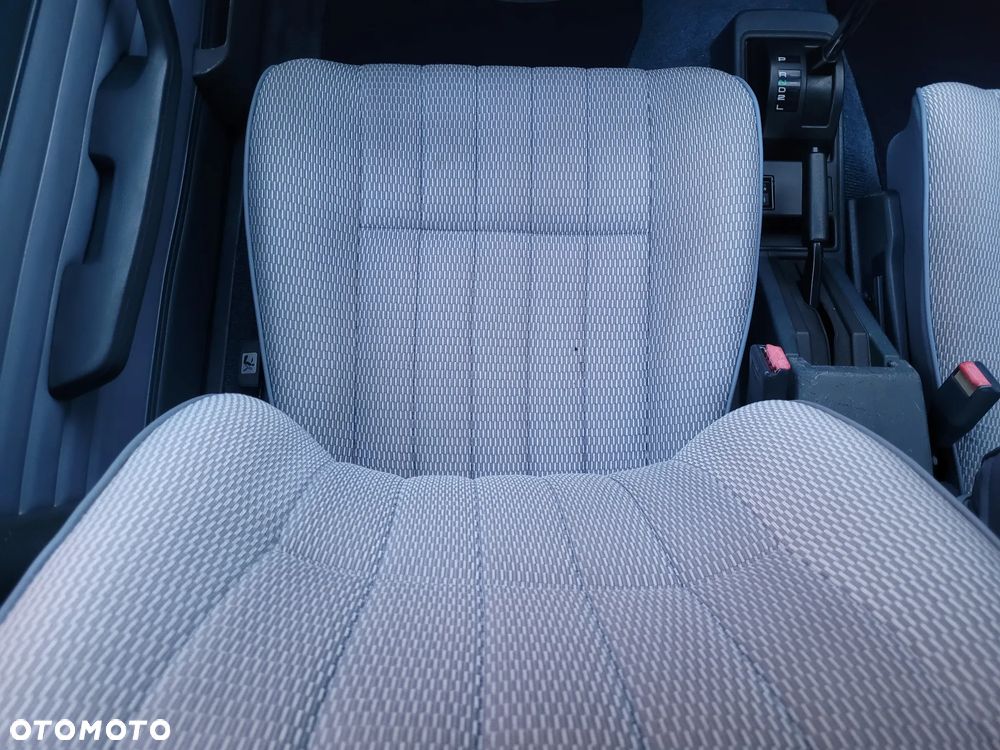 Toyota Camry - 16
