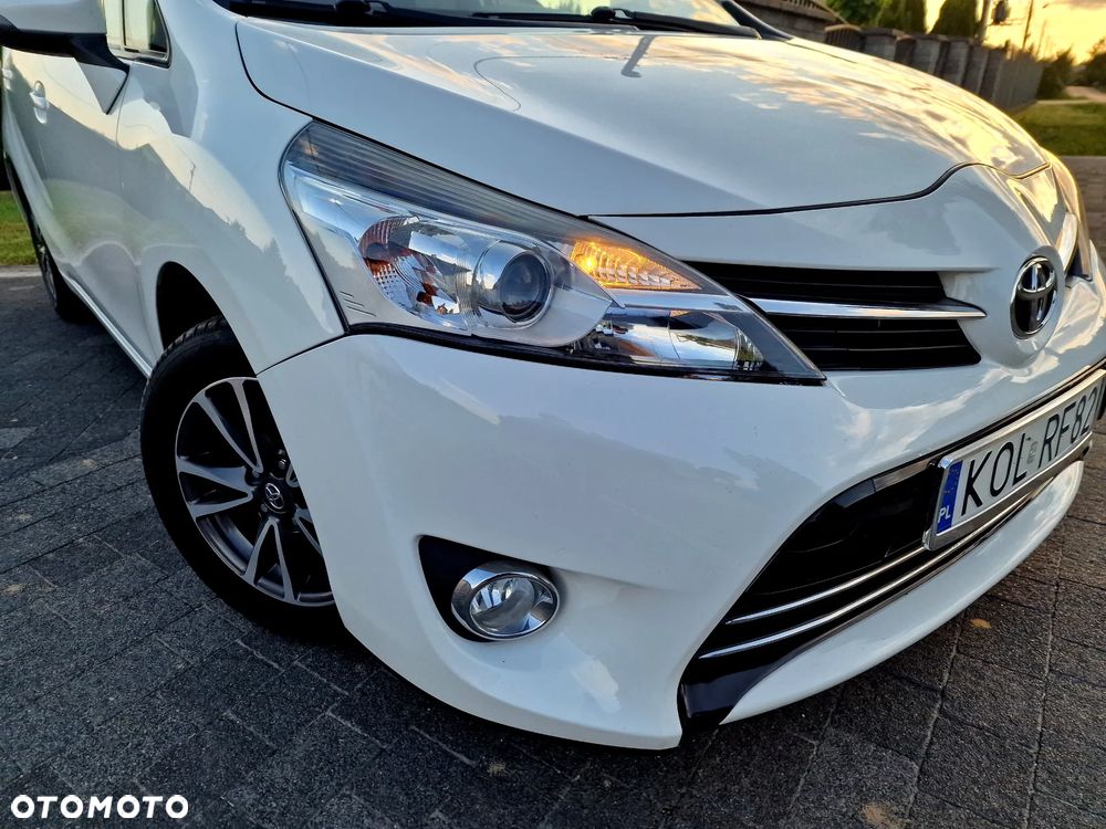 Toyota Verso 1.6 Premium - 29