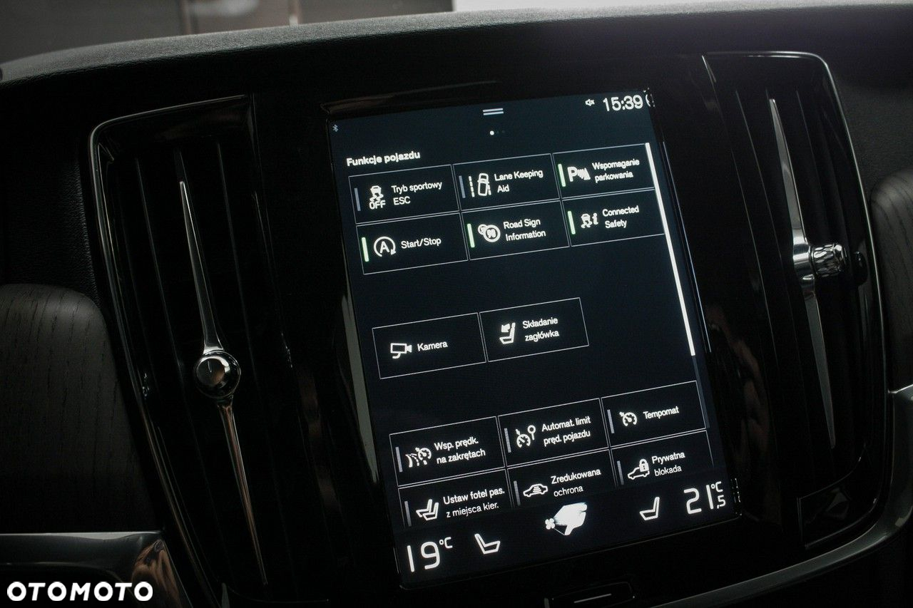 Volvo V90 Cross Country - 20