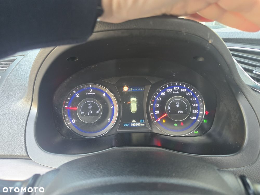 Hyundai i40 Kombi 1.7 CRDi DCT Premium - 27