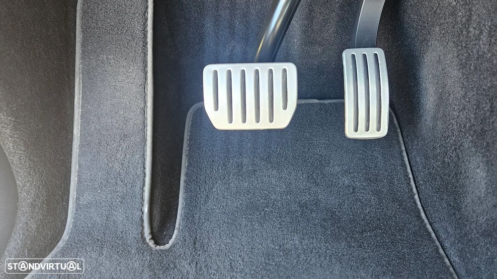 Tesla Model Y Performance Tração Integral - 12