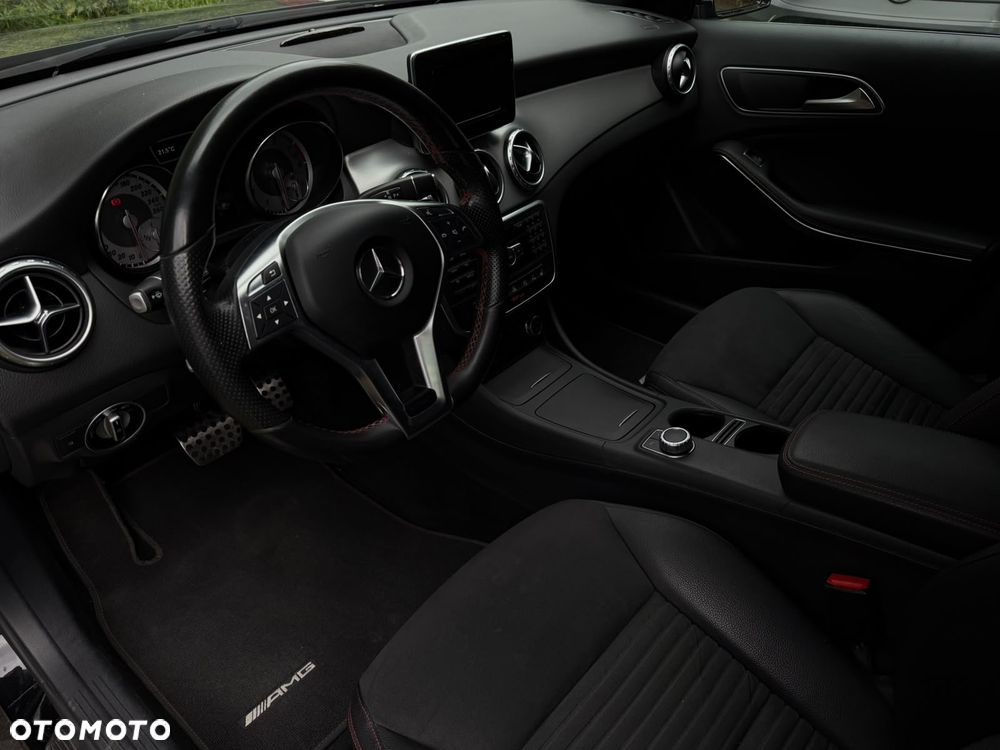 Mercedes-Benz GLA 200 7G-DCT AMG Line - 11