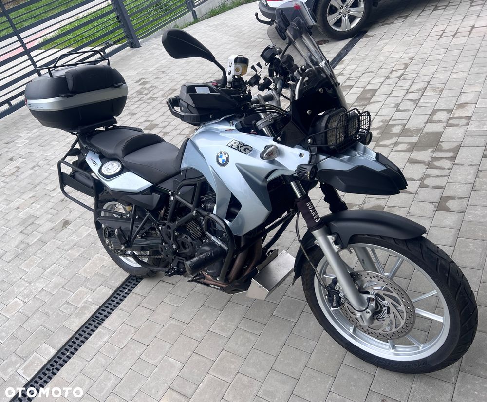 BMW F - 17