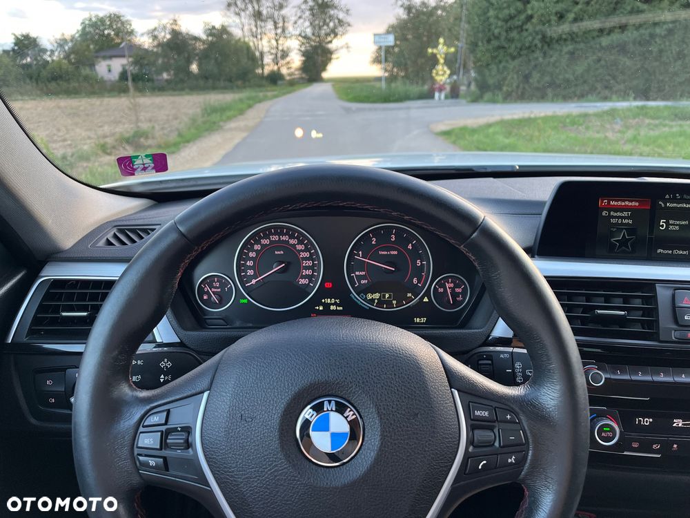 BMW Seria 3 320d Sport Line - 29