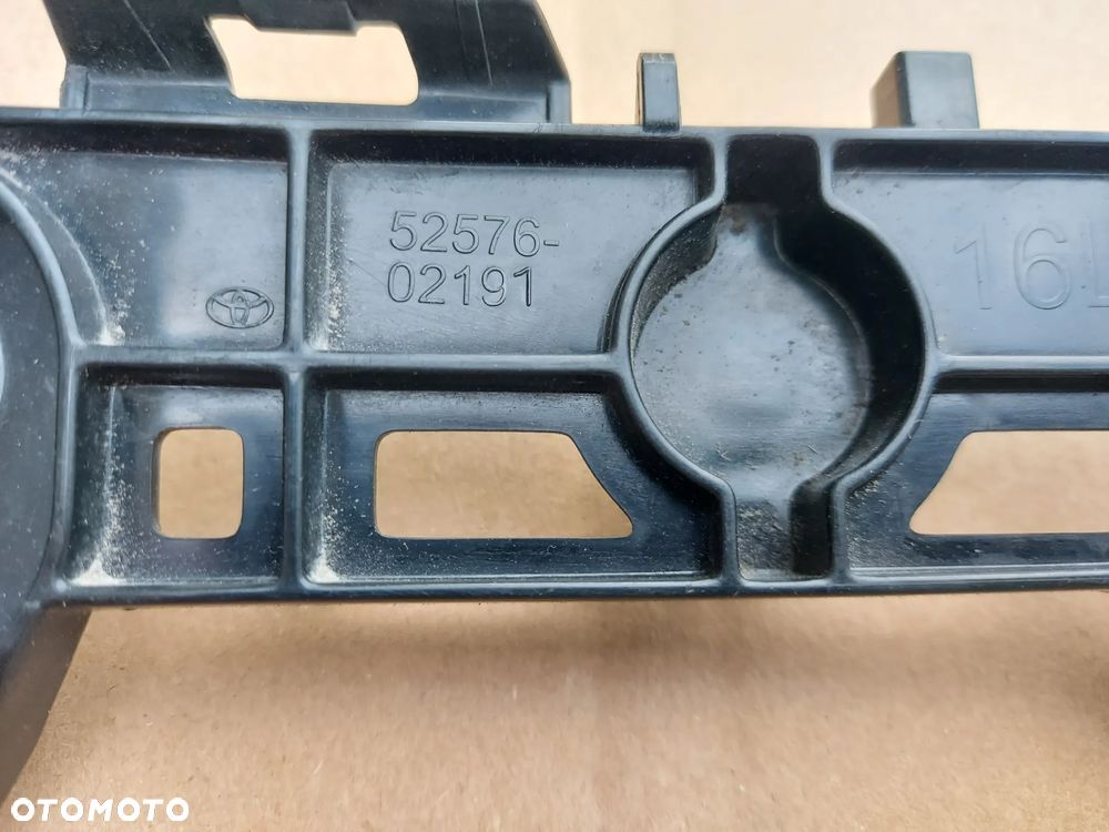 Toyota Corolla E21 HB 19- Ślizg Zderzaka Tył L - 2