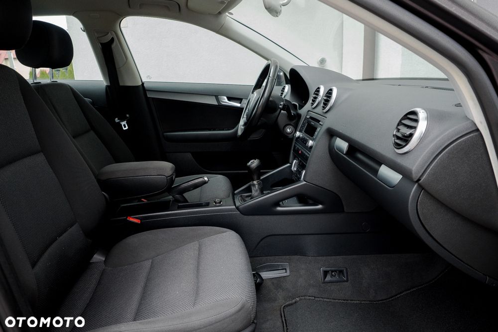 Audi A3 Sportback 1.6 Attraction - 27