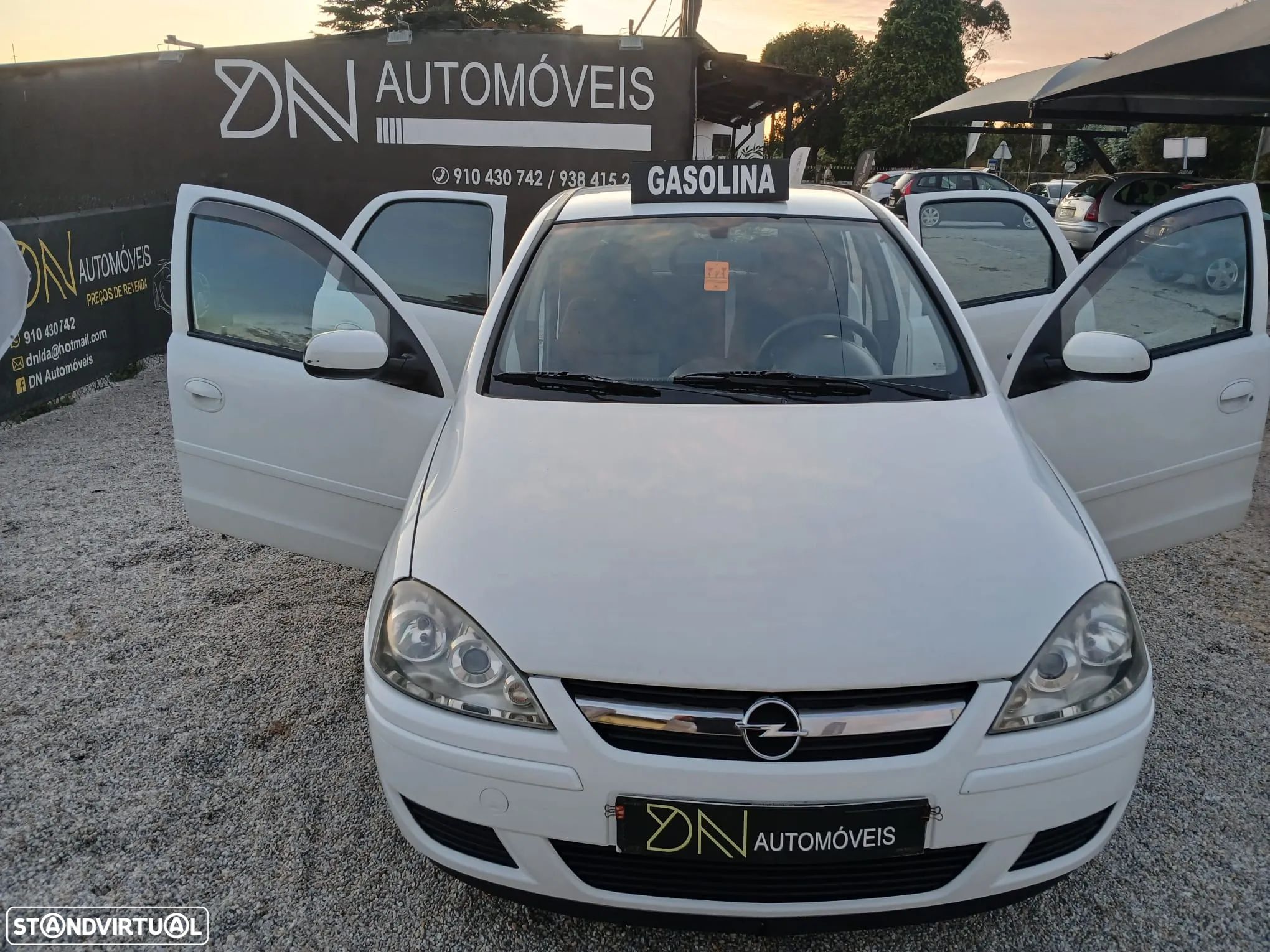 Opel Corsa 1.2 16V Cosmo - 1