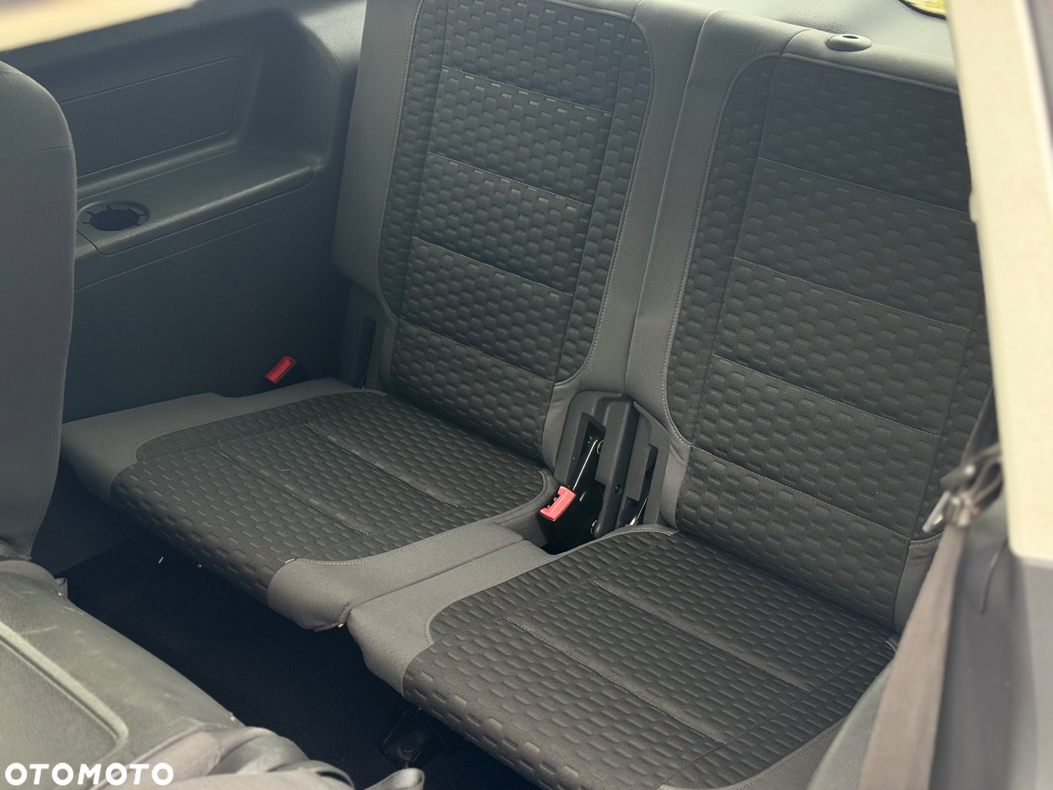 Volkswagen Touran - 25