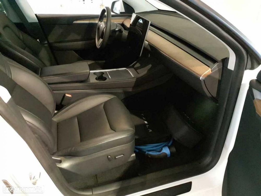 Tesla Model Y Performance Dual Motor AWD - 5