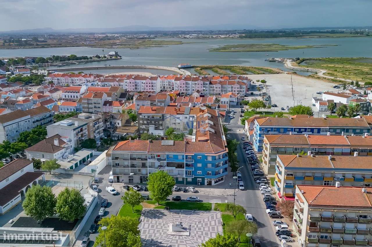 Apartamento T2 no centro Montijo, junto a escolas - Grande imagem: 2/10