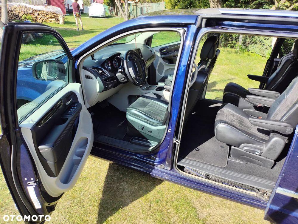 Chrysler Town & Country 3.6 Limited - 5