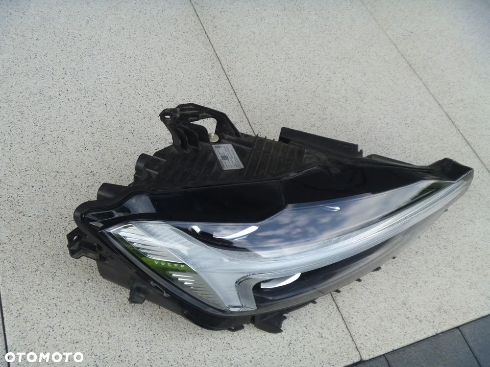 VOLVO XC60 II LIFT LAMPA FULL LED PRAWA PRZEDNIA 32337385 ŁADNA - 3