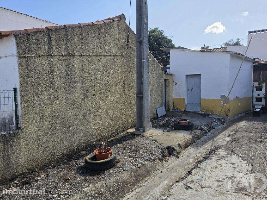 Casa / Villa em São Domingos de Ana Loura de 50 m2