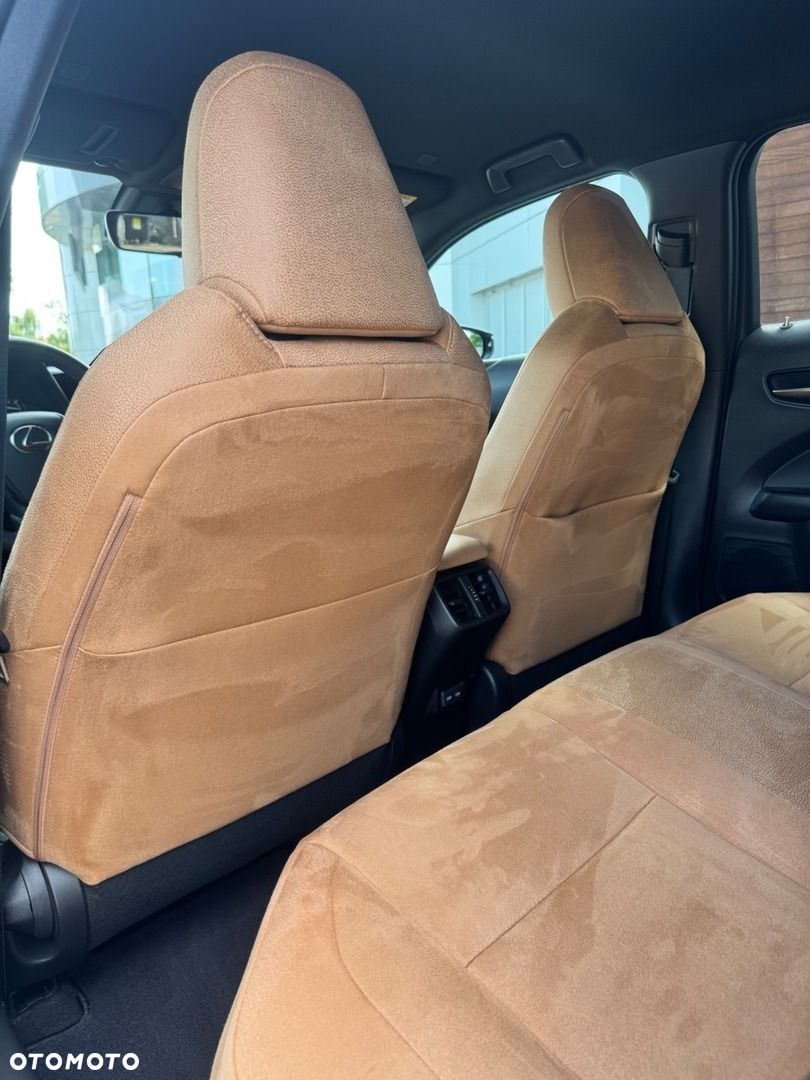 Lexus UX - 17