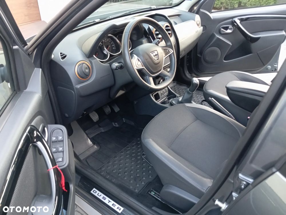 Dacia Duster 1.6 SCe Urban Explorer S&S - 33
