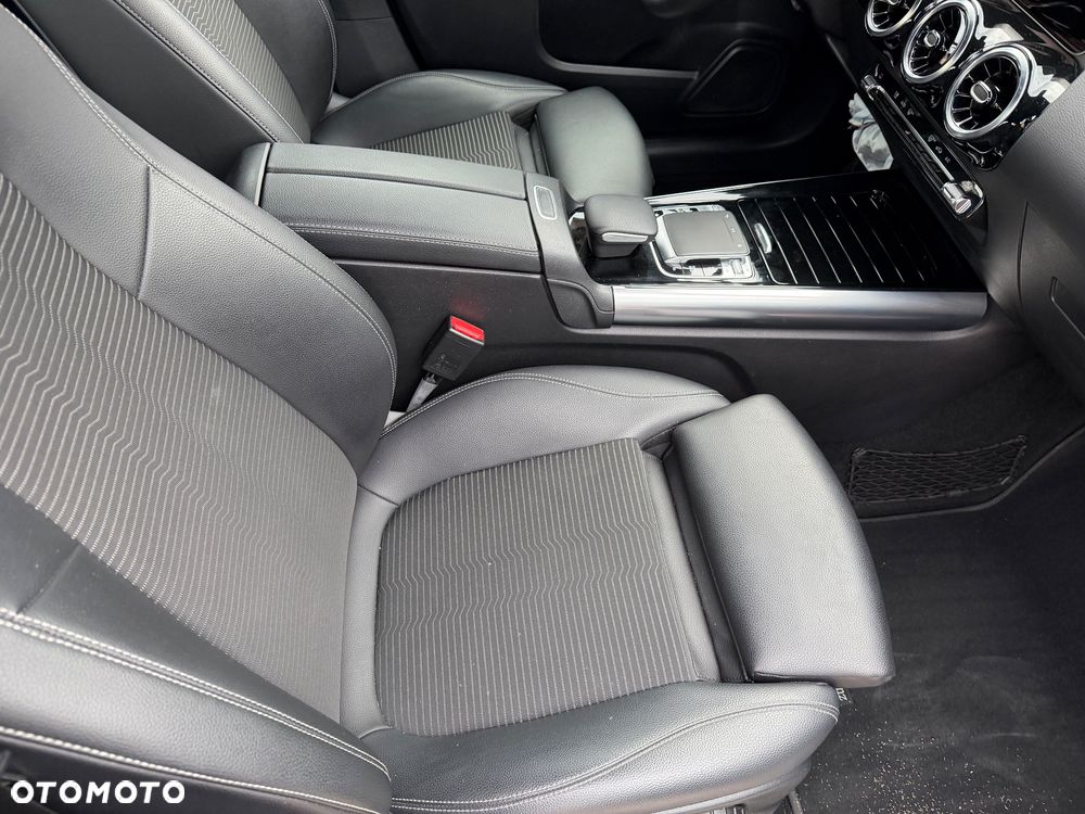 Mercedes-Benz Klasa B 220 4Matic 7G-DCT AMG Line - 24