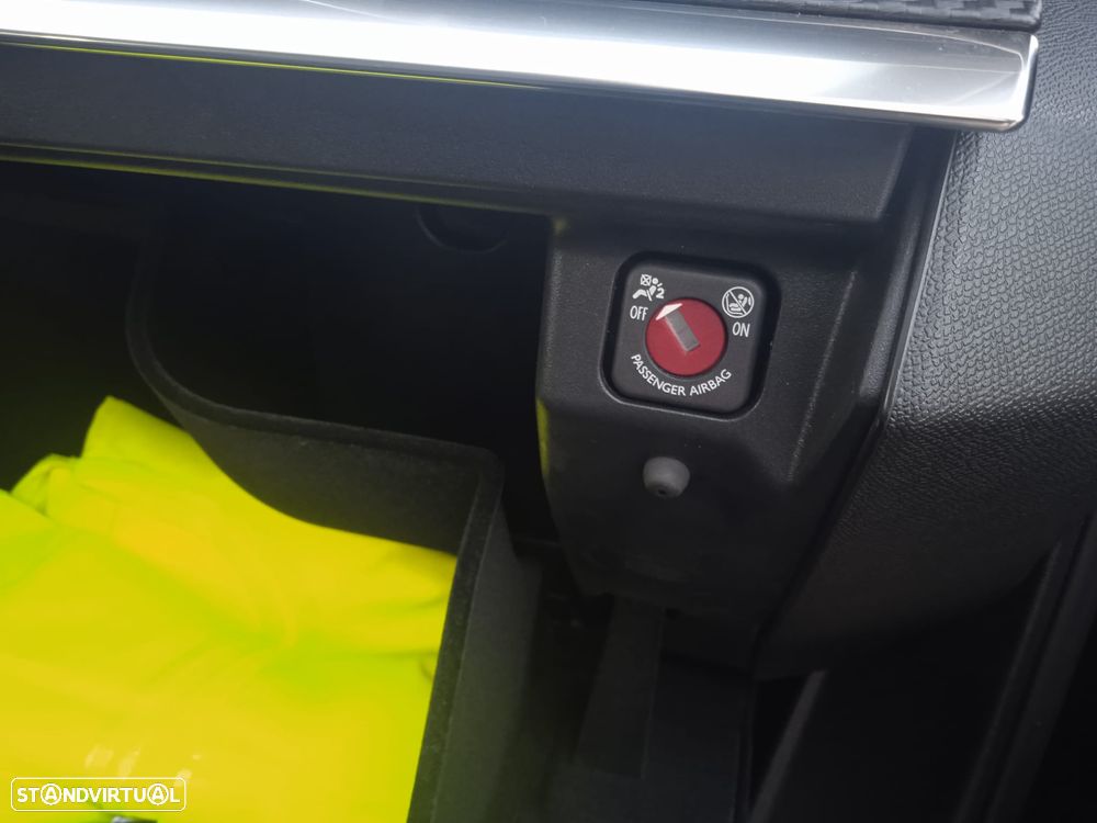 Peugeot 3008 1.6 Hybrid Allure Pack e-EAT8 - 31