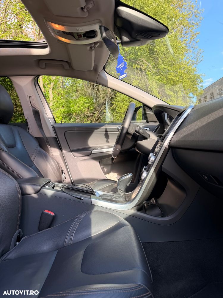 Volvo XC 60 D4 Geartronic Summum - 34