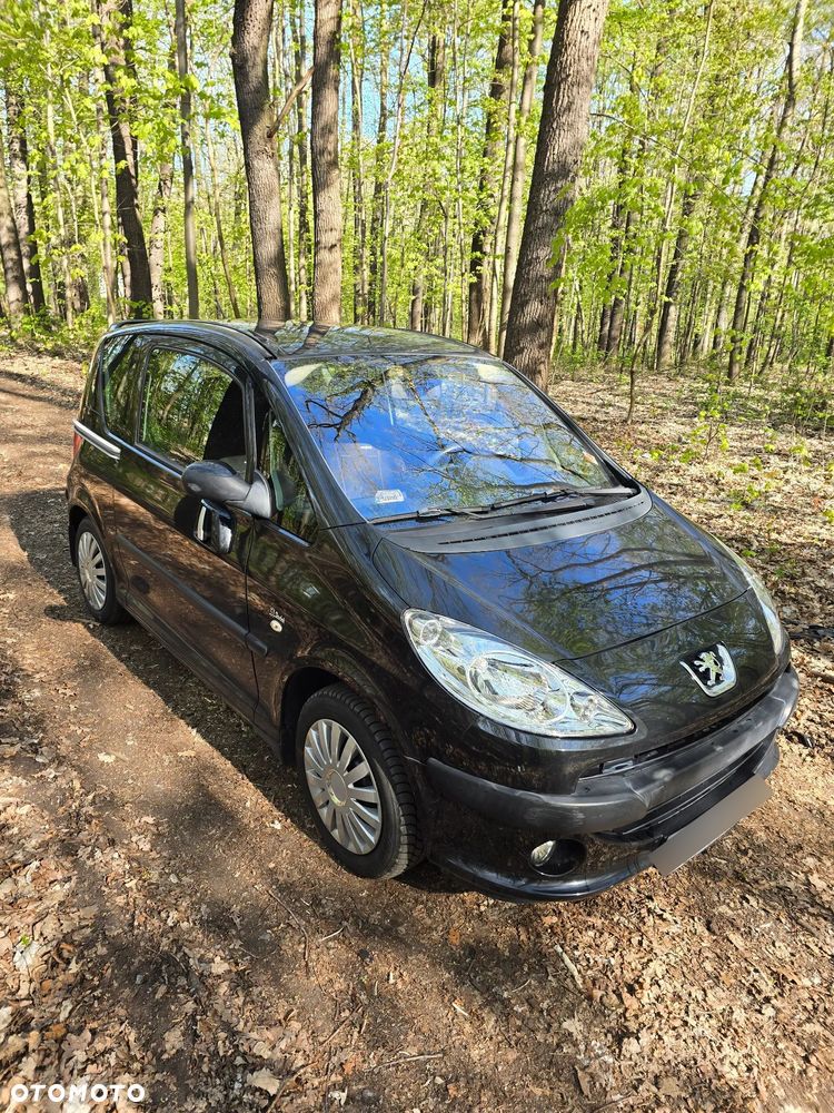 Peugeot 1007 - 1