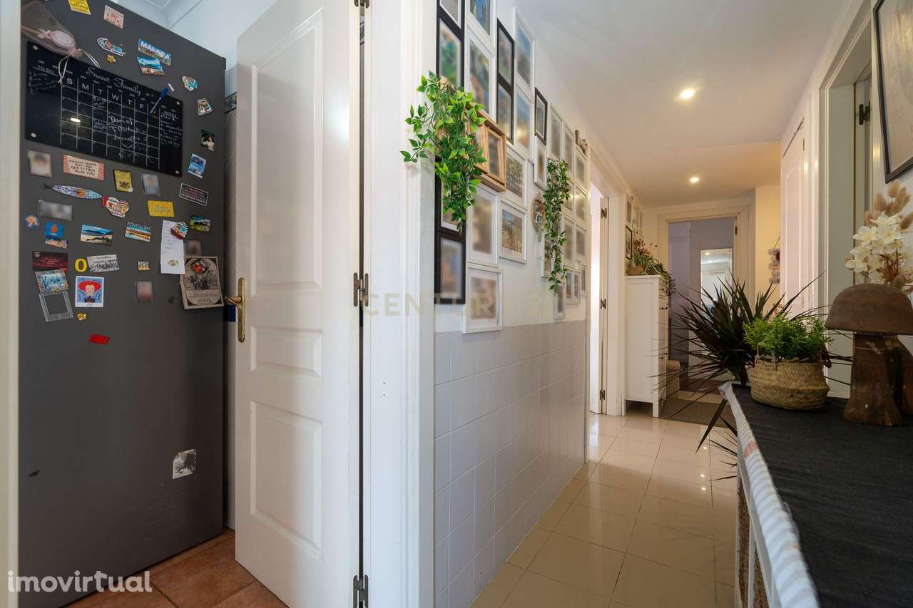 ** ESPECTACULAR APARTAMENTO T2 NO SEIXAL, COM VARANDA E LUGAR DE PARQU - Grande imagem: 5/34