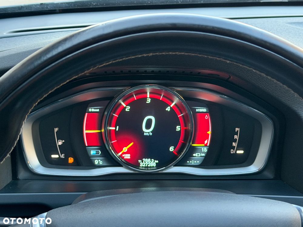 Volvo V60 D6 Plug-In-Hybrid AWD Geartronic Summum - 17