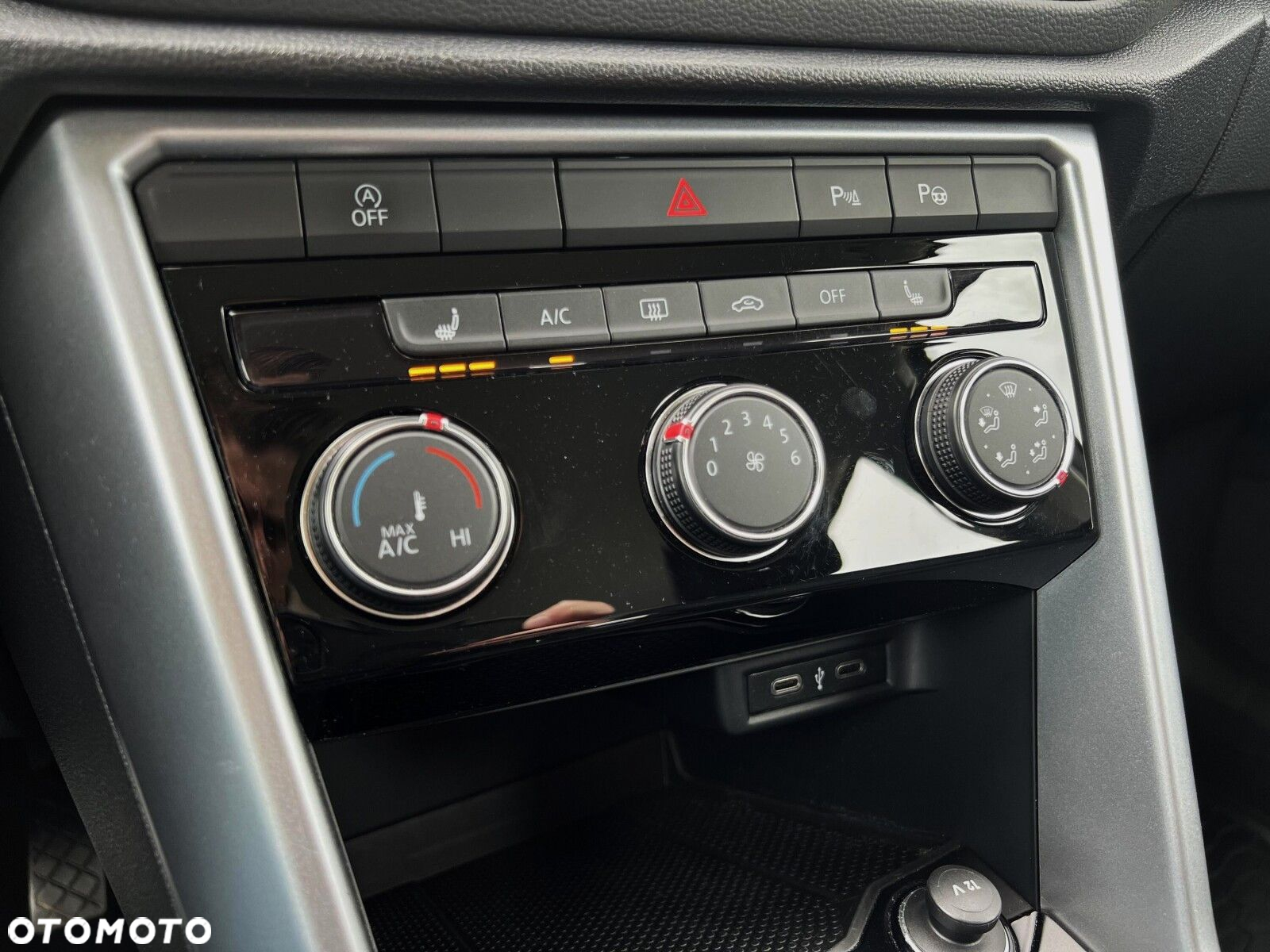 Volkswagen T-Roc 1.5 TSI Life DSG - 24