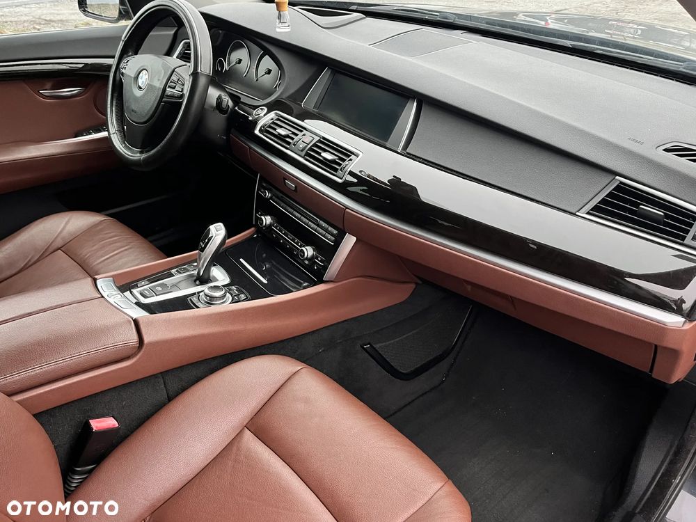 BMW 5GT - 27