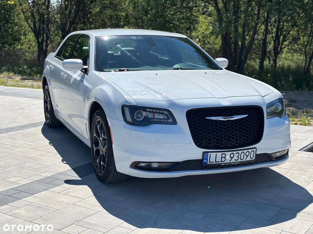 Chrysler 300s - 13