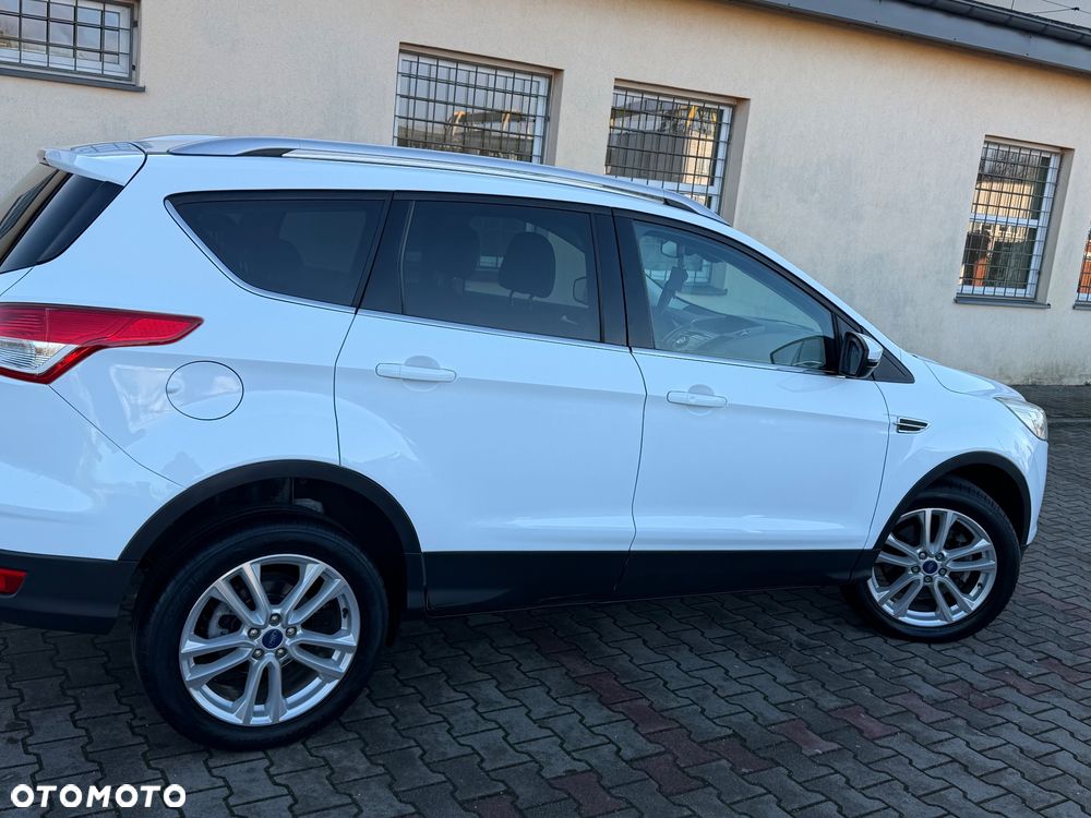 Ford Kuga 2.0 TDCi 2x4 Titanium - 35