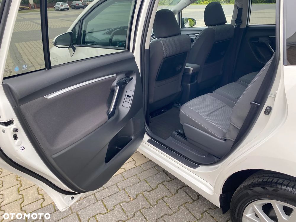 Toyota Verso 1.8 5-Sitzer Executive - 32