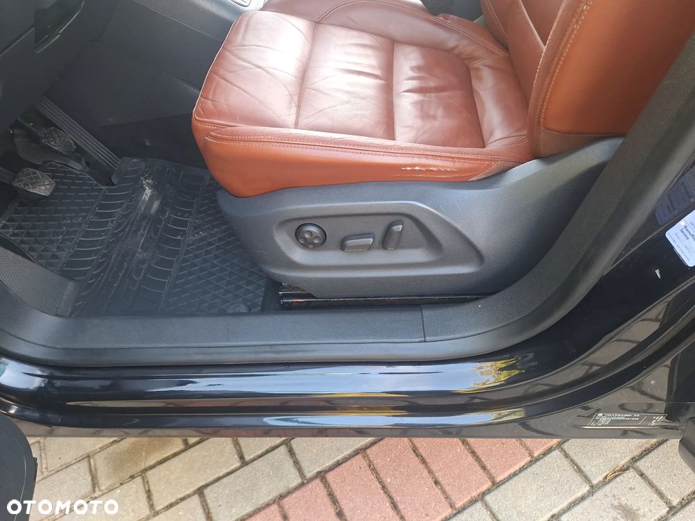 Volkswagen Tiguan 2.0 TDI DPF 4Motion Track & Avenue - 30