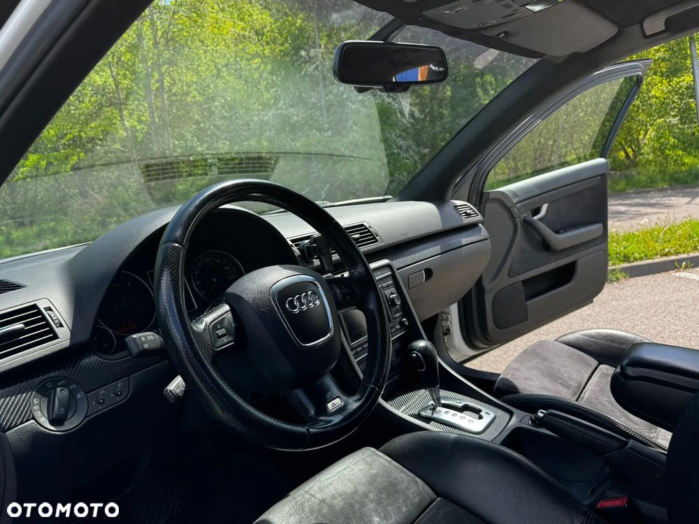 Audi A4 Limousine - 14