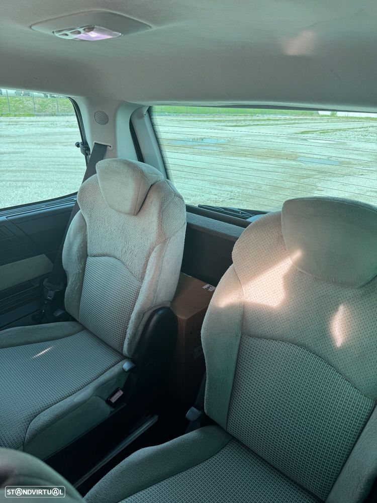 Peugeot 807 2.2 HDi Navteq - 22