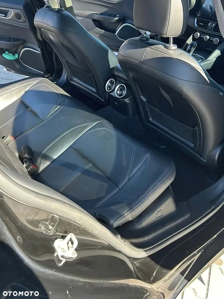 Alfa Romeo Giulia - 12