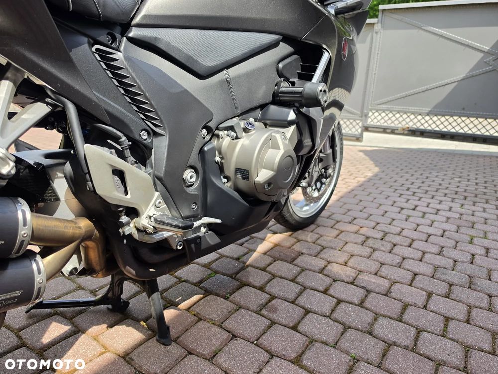 Honda VFR - 5