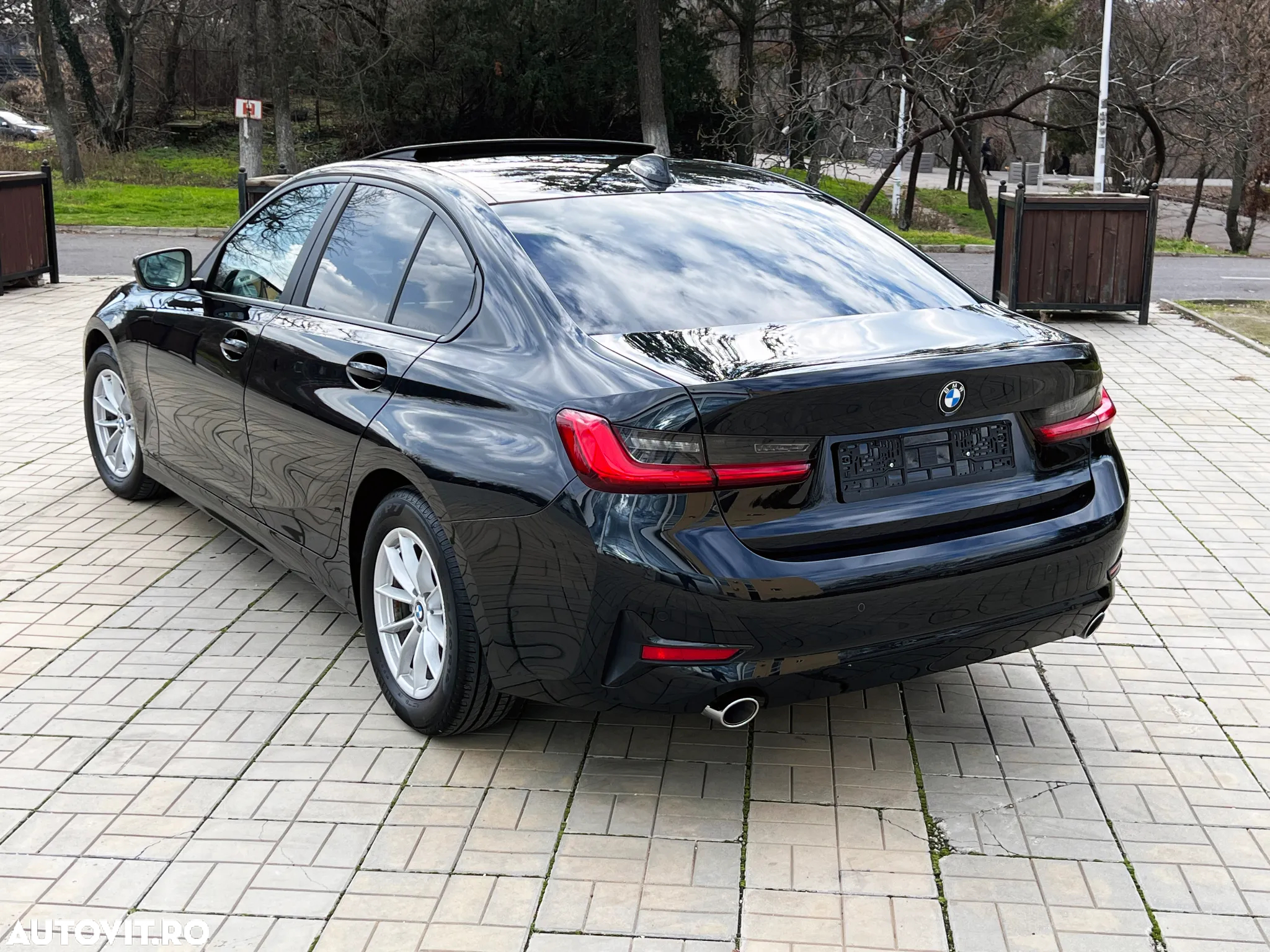 BMW Seria 3 318d Luxury Line - 12