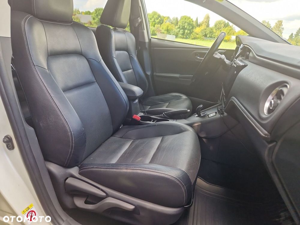 Toyota Auris - 12