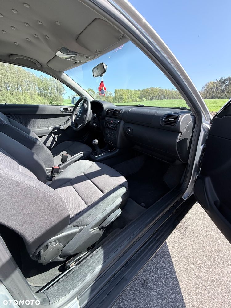 Audi A3 3-drzwiowe 1.6 Attraction - 11