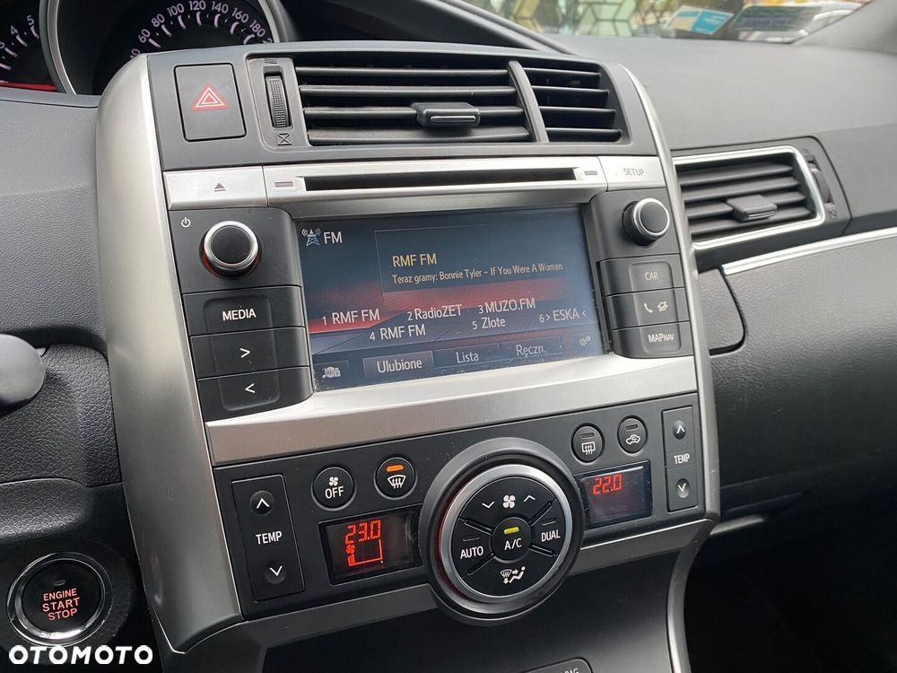 Toyota Verso 1.8 Premium 7os - 16