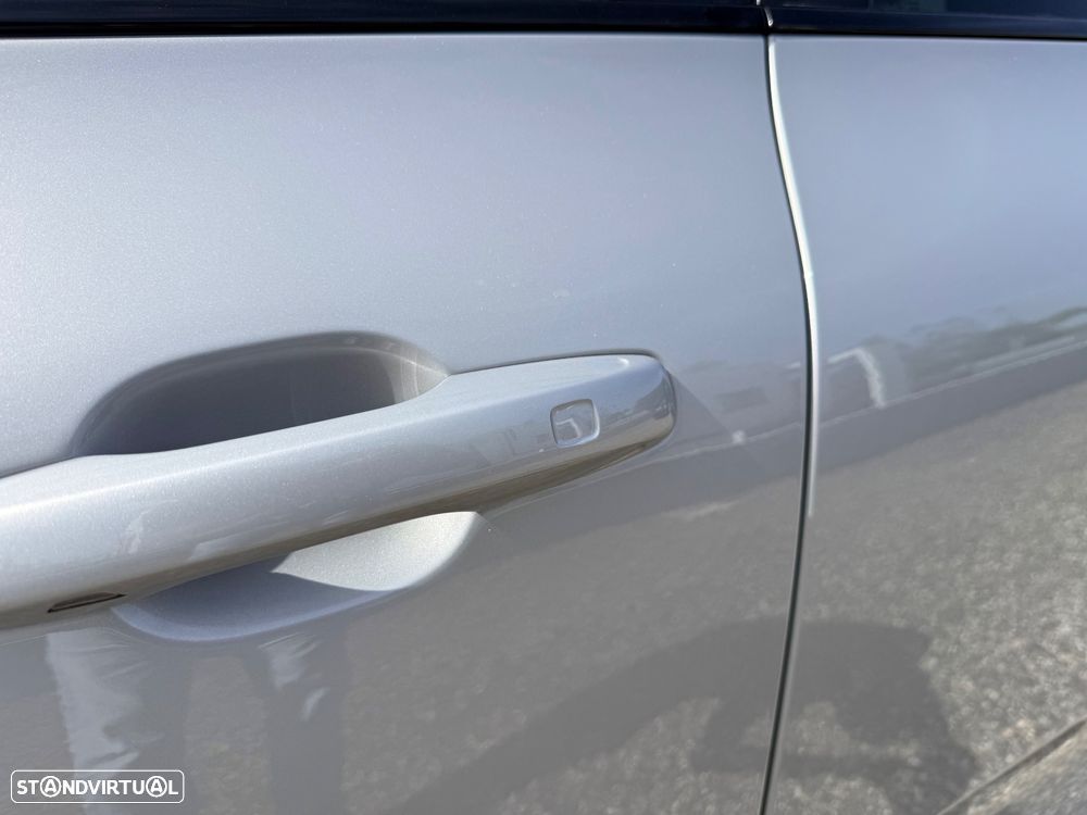 Volvo XC 60 2.0 T6 PHEV R-Design Expression AWD - 17