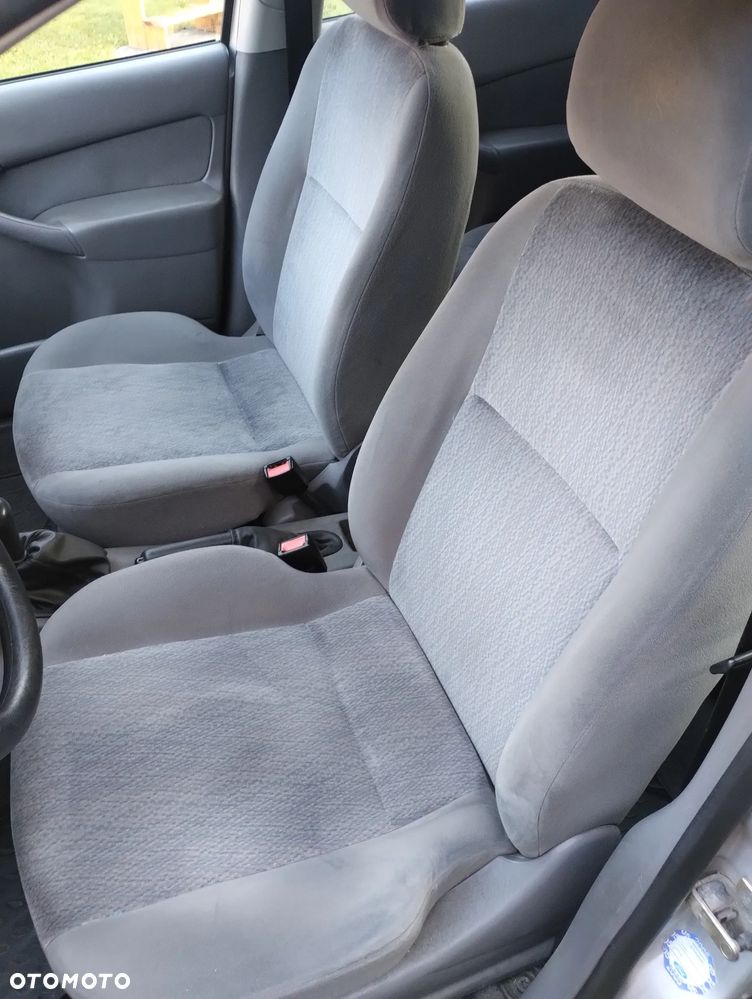 Ford Focus 1.6 Ambiente - 11