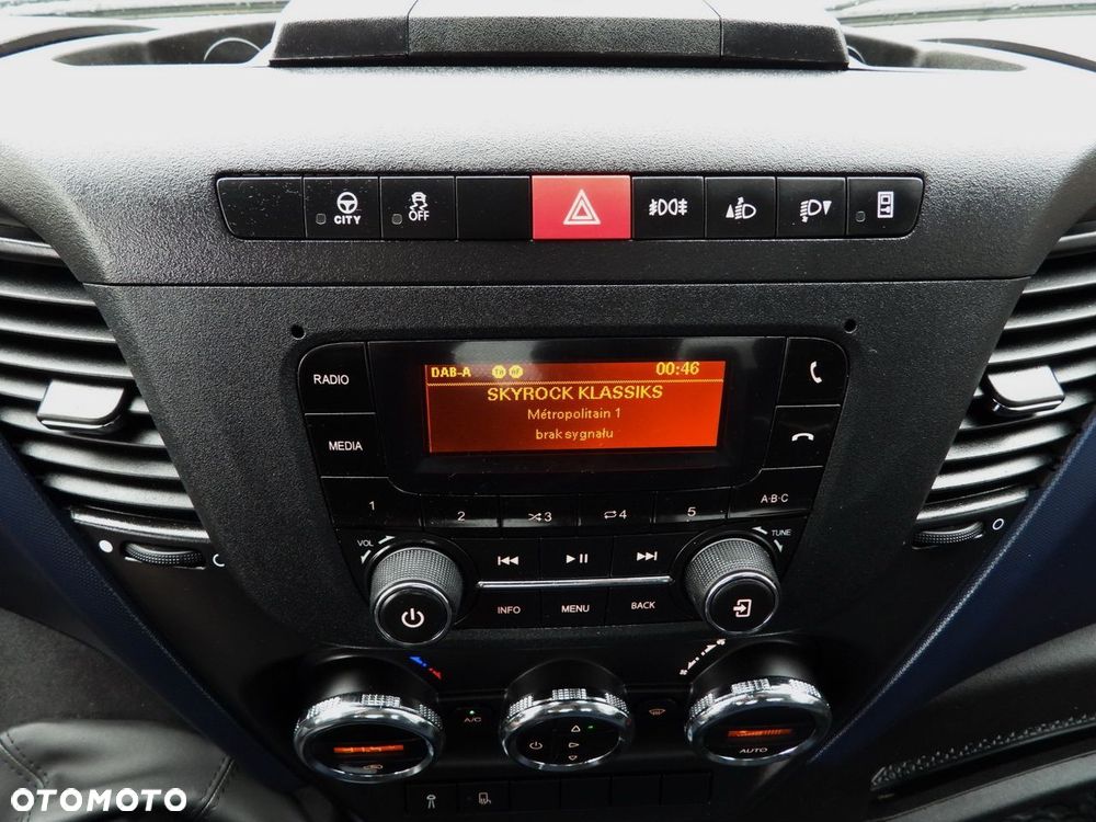 Iveco DAILY 35C18 TEMPOMAT LEDY AUTOMAT HI-MATIC BLIŹNIACZE KOŁA KLIMATYZACJA  180KM - 36