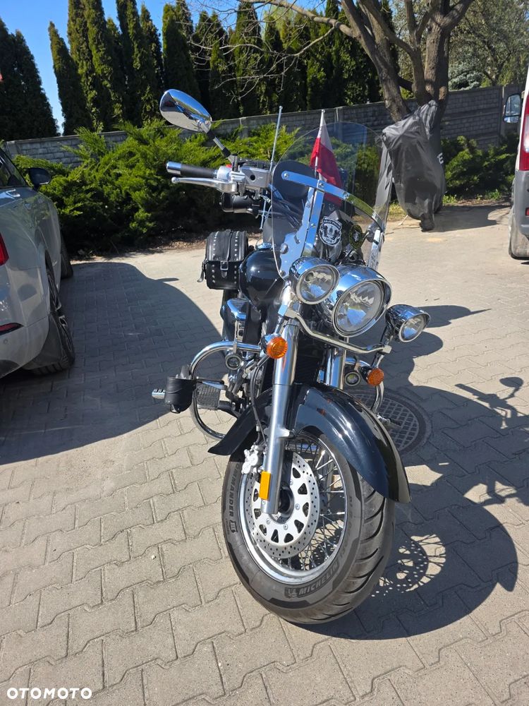 Suzuki Intruder - 2