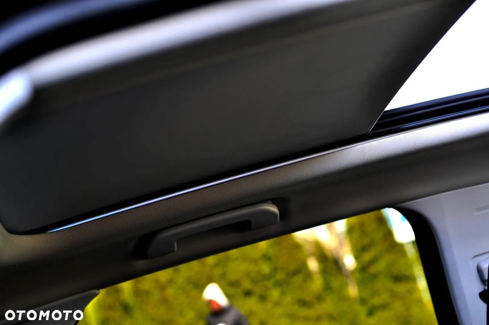 Peugeot 3008 1.2 PureTech Allure S&S EAT8 - 23