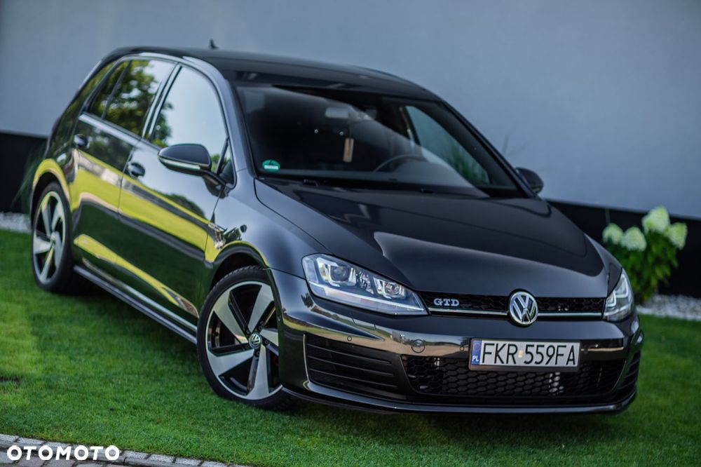Volkswagen Golf - 8