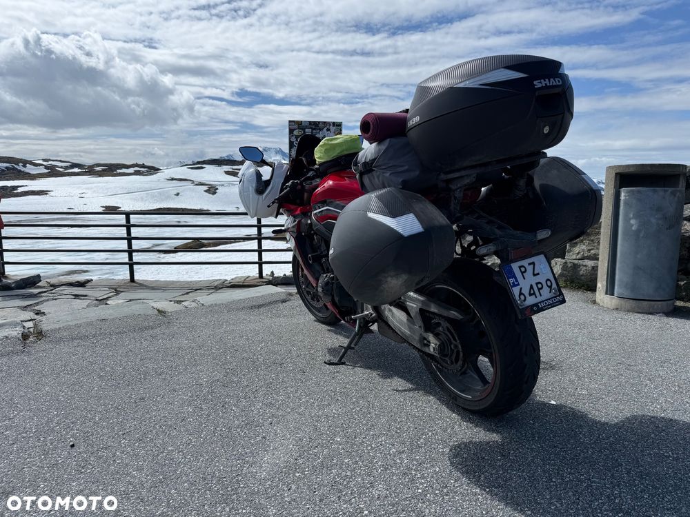 Honda CBR - 9