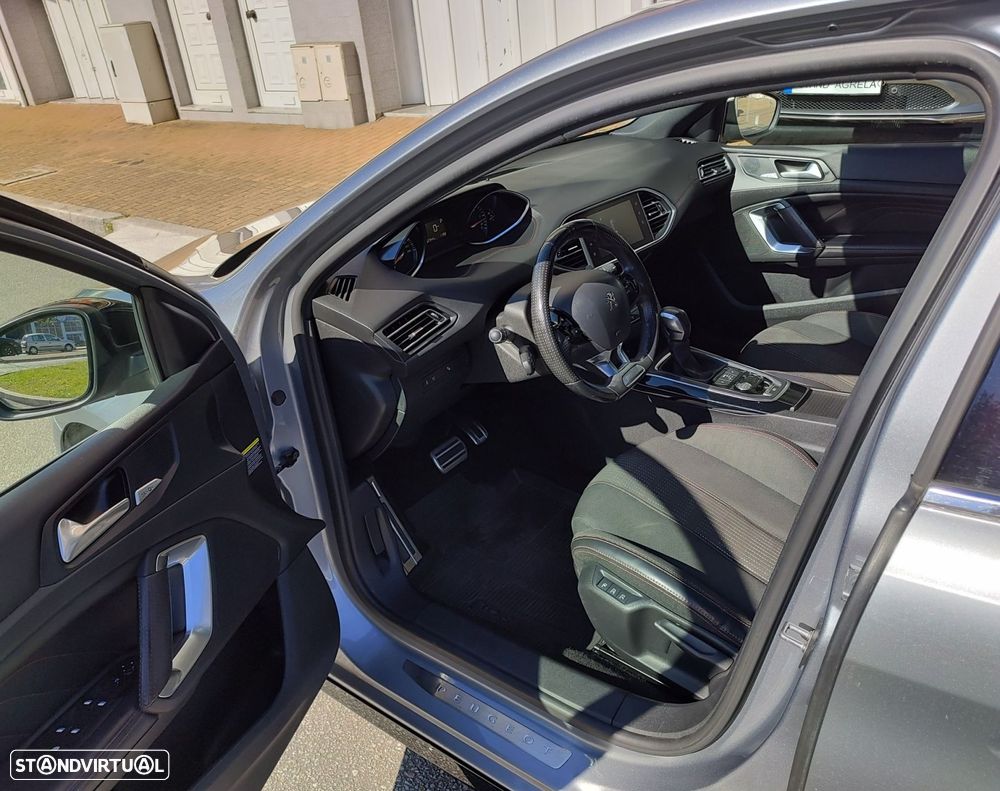 Peugeot 308 - 8